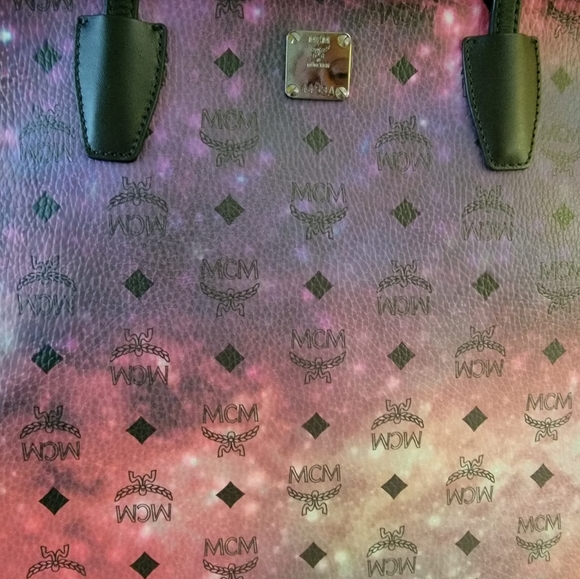 MCM Galaxy Visetos Medium Shopper Multicolor Monogram Canvas and Leather. - Picture 11 of 16